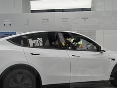 -TESLA 特斯拉(广州天环广场体验店)