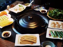 -大匠工房古船木艺术餐厅·猪肚鸡专门店(长白仙岛店)