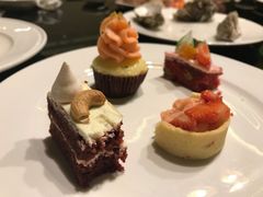 -大中华希尔顿酒店-念自助餐·嗨啤·小龙虾