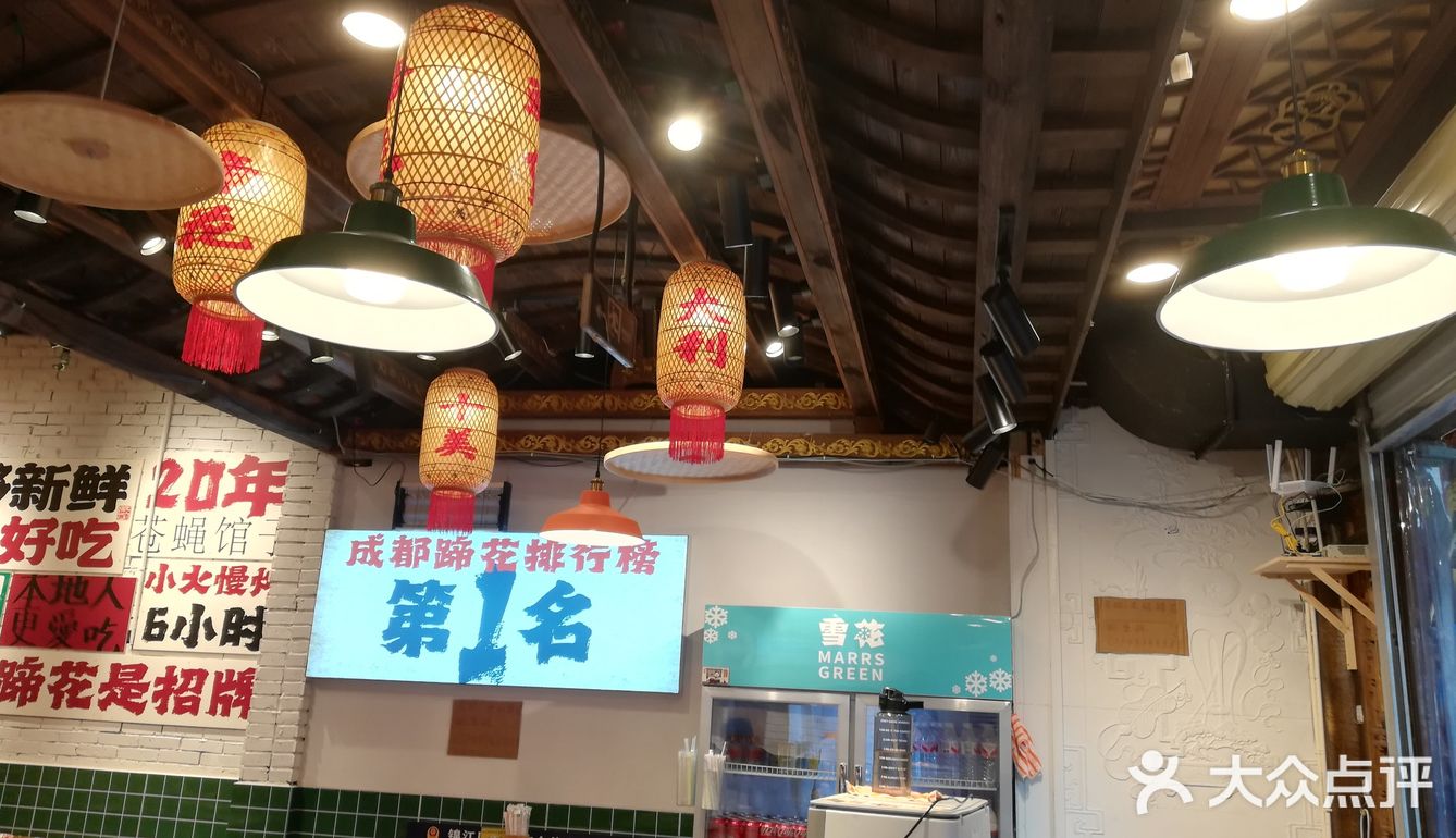 汤头浓郁，鲜香奶，白色的汤汁一看就很滋补