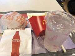 -麦当劳(世界城广场店)