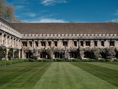 -牛津大学