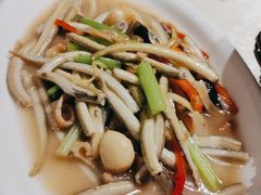 小海鳗炖酸萝卜-潮人姐妹轩(海宁路店)
