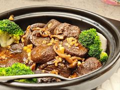 -郑猛记石岐鸽主题餐厅(长江店)