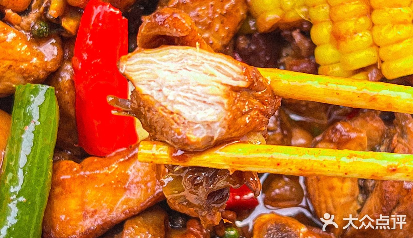吃惯了大盘鸡，不妨试试这个青花椒炒鸡，简直是绝了