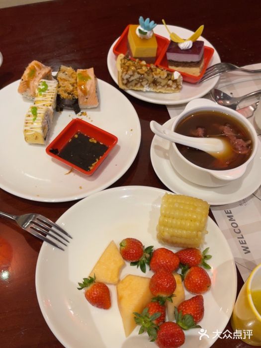荣誉国际酒店-云顶旋转餐厅图片