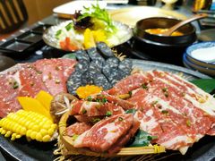 -山川小町·极番烧肉(新地假日广场店)