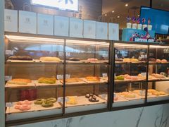 面包甜点陈列柜-奈雪的茶(深圳北站店)