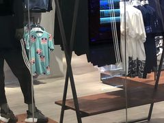 -阿迪达斯(武林银泰三叶草店)