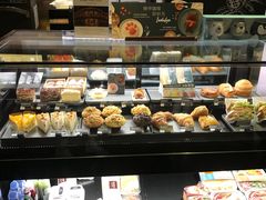 面包甜点陈列柜-星巴克(天津火车站店)