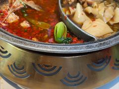 -阿瓦山寨·湘菜现炒·剁椒鱼头王(咸阳总店)