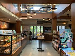 面包甜点陈列柜-星巴克臻选(成都宽窄巷子店)