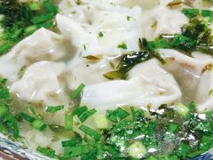 三鲜牛肉馄饨-老新隆牛肉锅贴(新街口店)