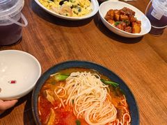 番茄牛肉面-巷子宽·酸菜鱼(迪士尼小镇店)