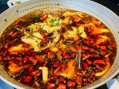 -冰冰龙虾·江湖菜·花园江景餐厅