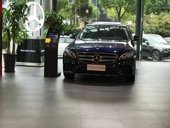 -上海星瀚奔驰4S店(长寿路店)