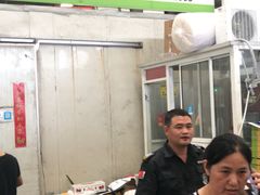 -上海龙吴水胜海发市场