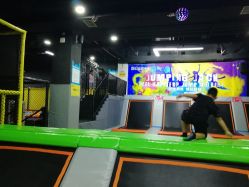 -蹦贝运动中心·蹦床·攀岩·闯关(龙岗店)