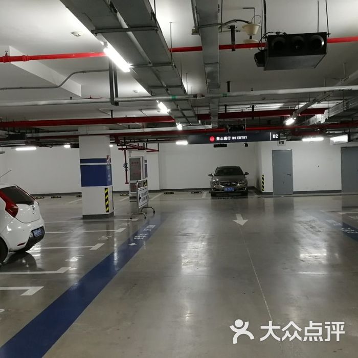 濱江國際廣場停車場