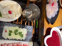 -老牌坊云南鱼豆花火锅(哈西万达店)