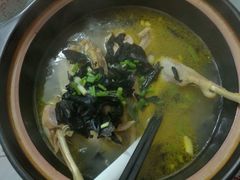 石耳炖土鸡-九华山友谊土菜馆 小资餐厅