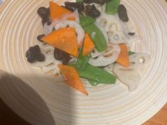 -鸽舞笙平金牌烧鸽子·融合菜(鲁谷店)