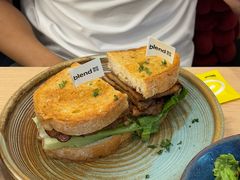 蜂蜜酱香鸡肉三明治-blend咖啡部落(车公庙店)