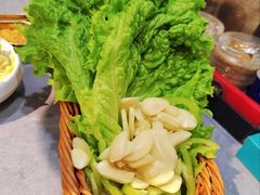 生菜苏子叶合盘-可心筛网烤肉(南关区幸福一路店)