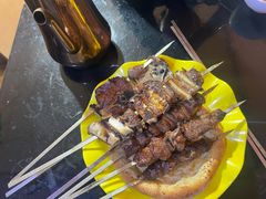 -烤肉小伙烤肉店