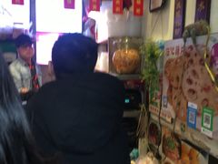 -爆炸头阿姨小四川正宗川味小吃(无任何分店)