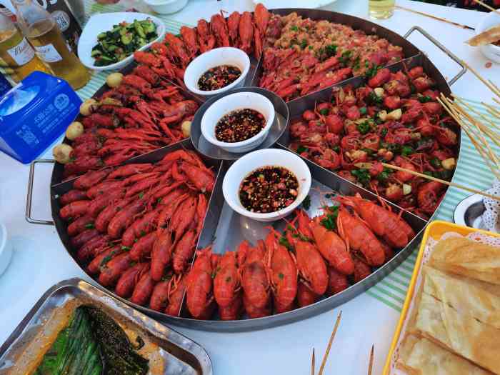 楚虾王(渔人码头直营店)-"环境:长沙江边风景还是非常不错的,人来人.