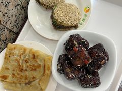 糖卷果-护国寺小吃(地安门店)