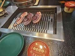 -臻牛烤肉