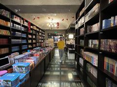 -钟书阁(松江泰晤士小镇店)