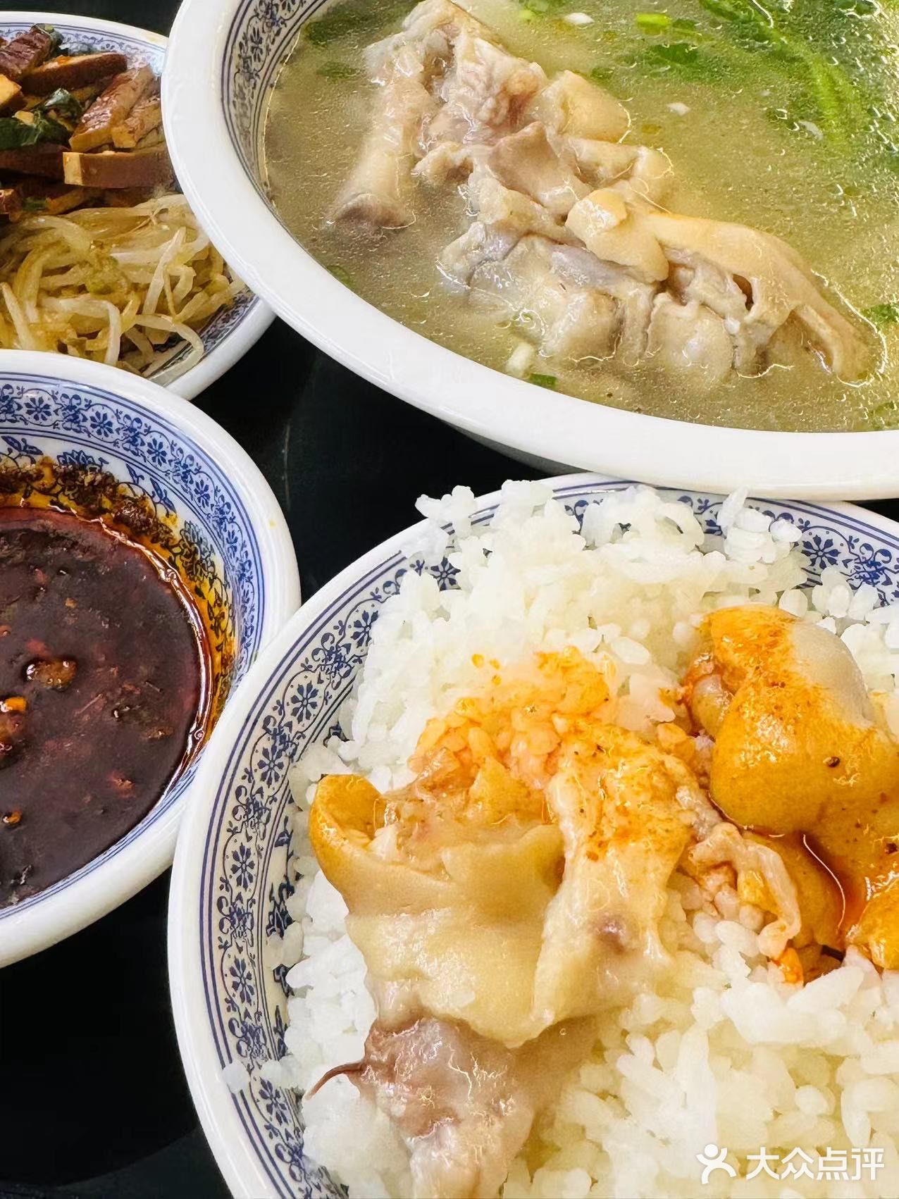 市中心地道美味，鲜香正心堂老妈蹄花