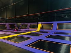 -嘿哟动霸CHUA·新潮玩运动娱乐中心·蹦床滑冰团建乐园