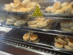 -护国寺小吃店(红莲南路店)