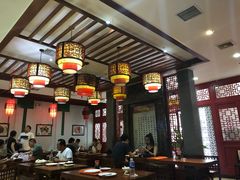 大堂-石头门坎