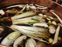 -三人行骨头王火锅(长寿店)
