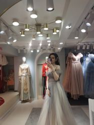 -衣贝姿婚纱礼服馆