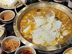 -顶顶汤火牛排火锅·经典铜锅涮肉