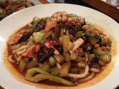 野蘑菇酸菜牛肉炒米粉-疆Jiang·新疆秘制料理