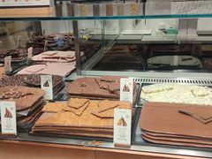 面包甜点陈列柜-Laderach 莱德拉(上海环贸iapm店)