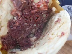 腊牛肉夹馍-杨天玉腊牛羊肉店