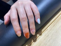 -芮娅时光半永久纹眉·美甲美睫·皮肤管理