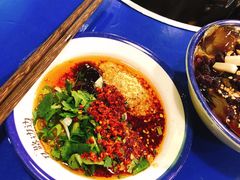 油碟-马路边边串串香形象店(磐石路店)