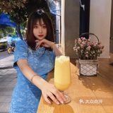 就在这个夏日夜晚🏙看着车水马龙聊聊天吧 