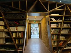 -钟书阁(松江泰晤士小镇店)