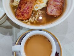餐肉煎双蛋出前一丁-锦园春香港茶餐厅(西海湾旗舰店)