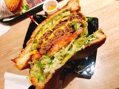 -The Habit Burger Grill 哈比特汉堡(复兴soho店)